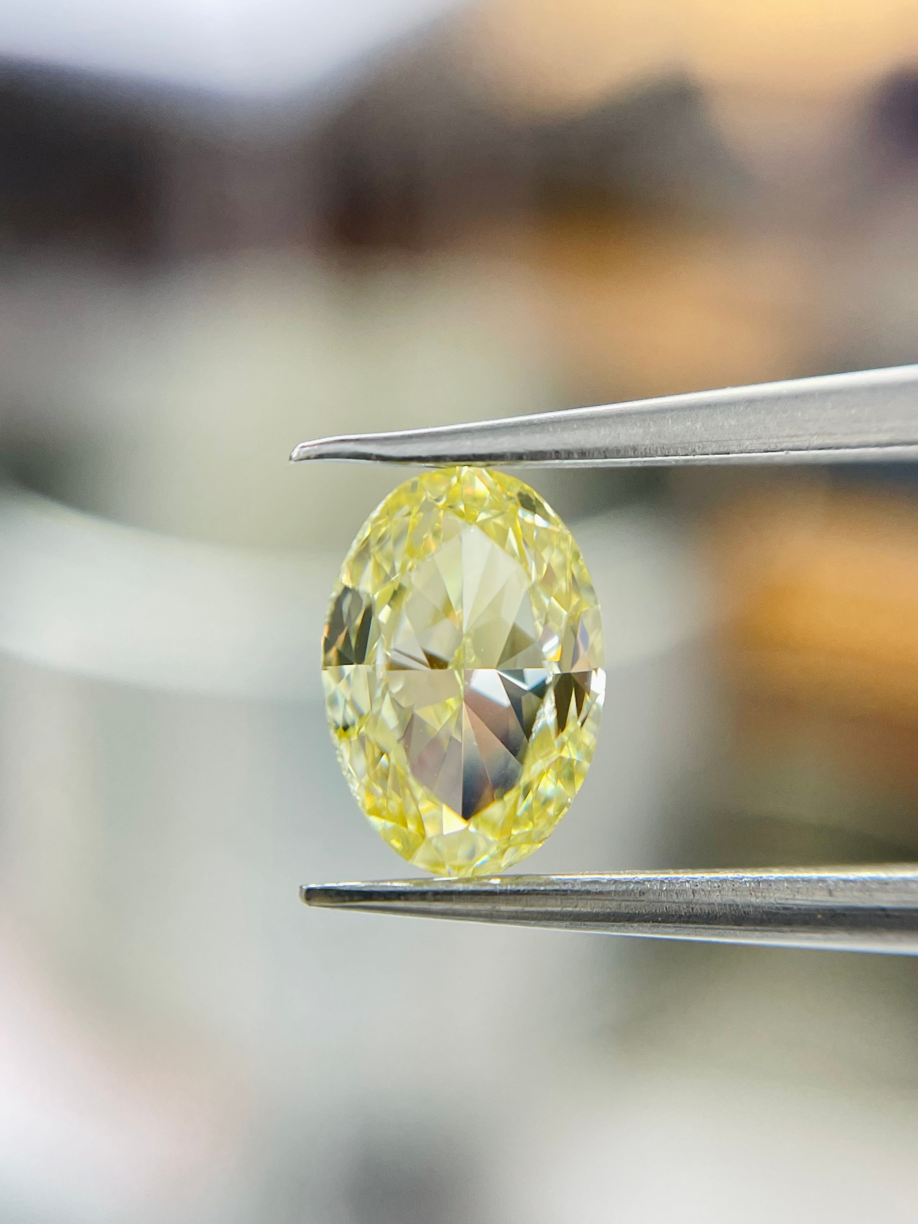 Diament 1.0 ct Fancy Light Yellow/SI1