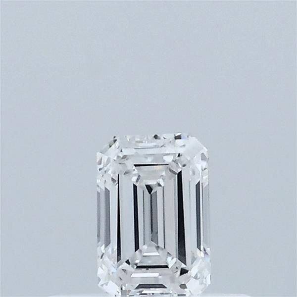 0.32 ct lab-grown Emerald Diamond