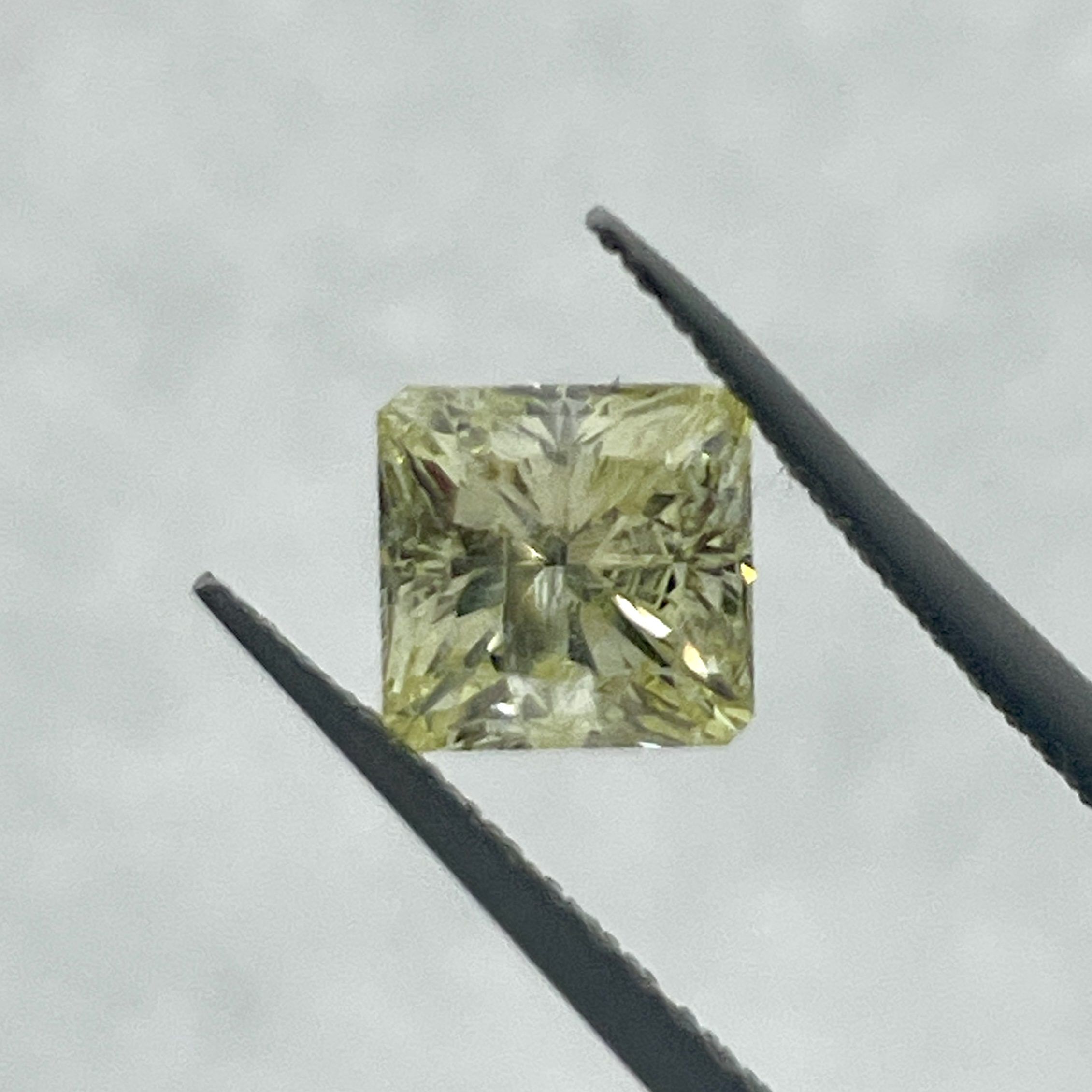 Diament 1.04 ct Fancy Yellow/