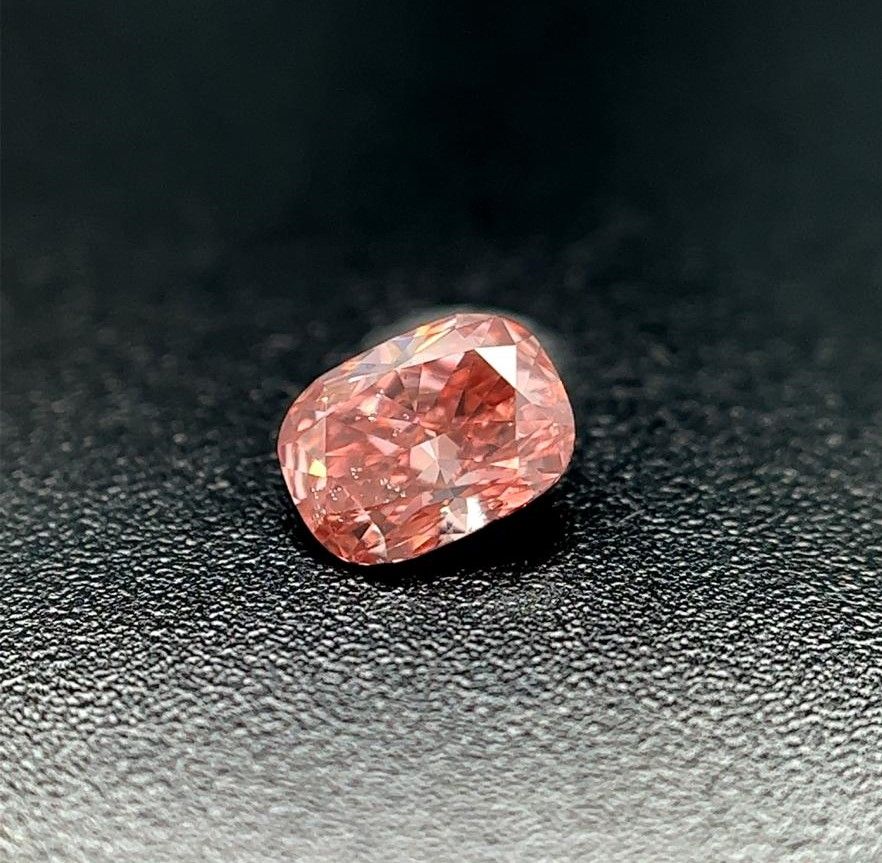 Diament 0.42 ct Fancy Intense Orangey Pink/I1