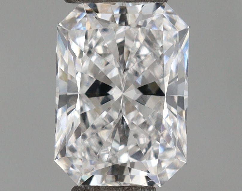 0.45 ct lab-grown Radiant Diamond
