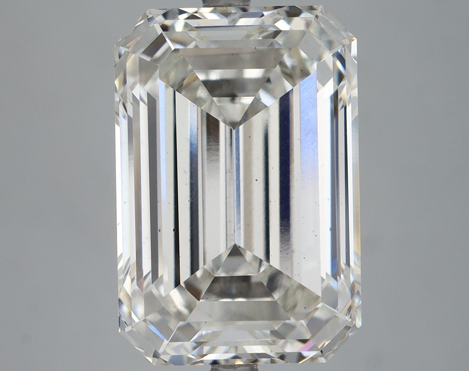 9.50 ct. emerald Lab Grown Diamond front image