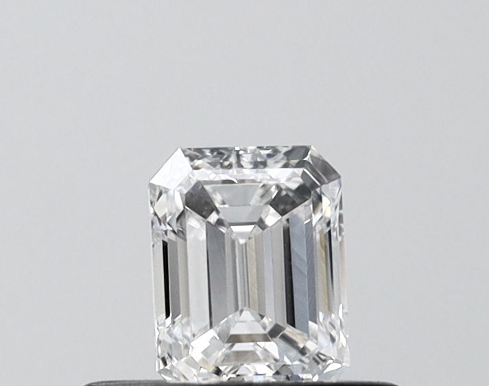 0.4 ct lab-grown Emerald Diamond