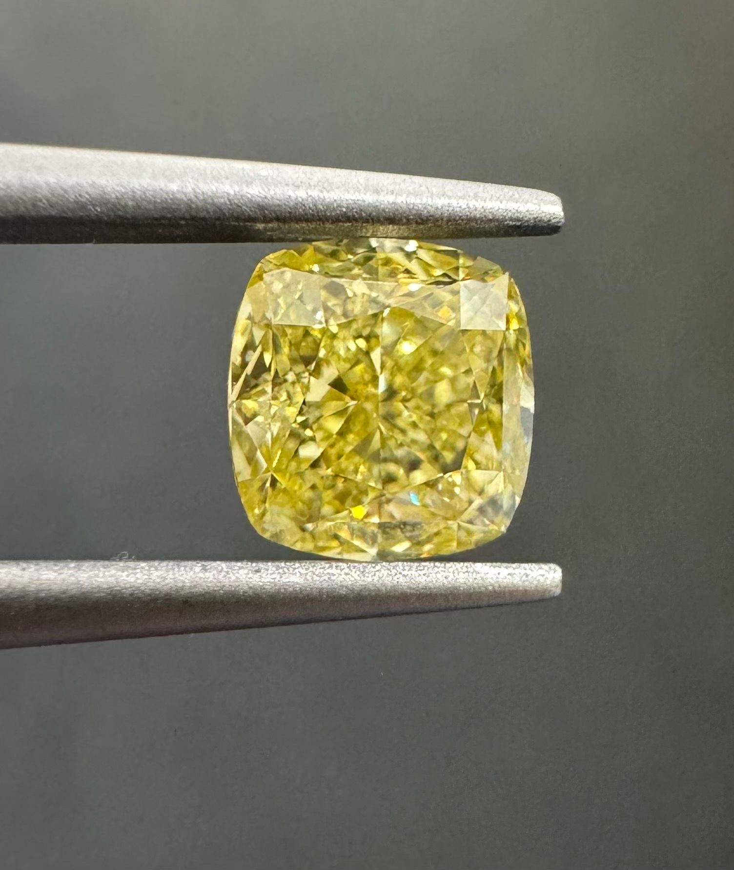1.22 ct Cushion Modified diamond