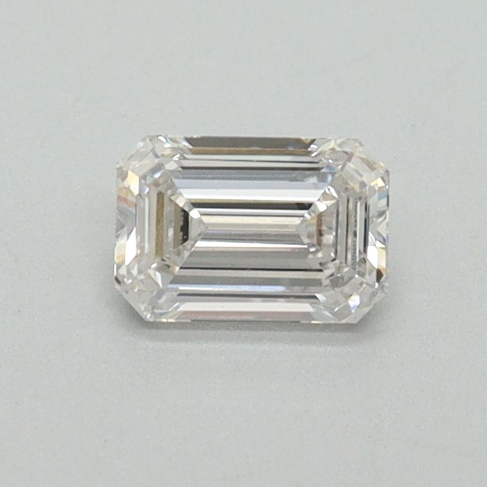 0.42 ct Emerald diamond