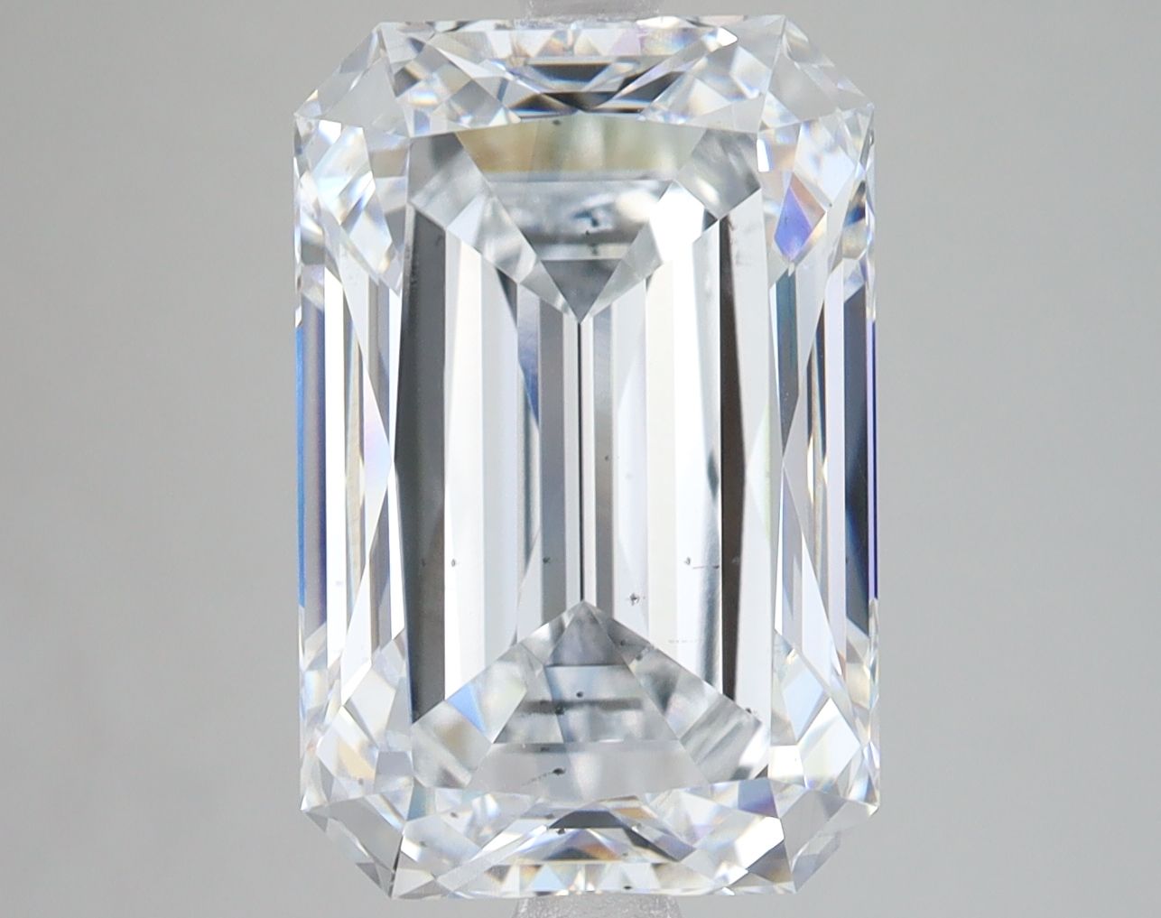 7.00 ct. radiant Lab Grown Diamond front image