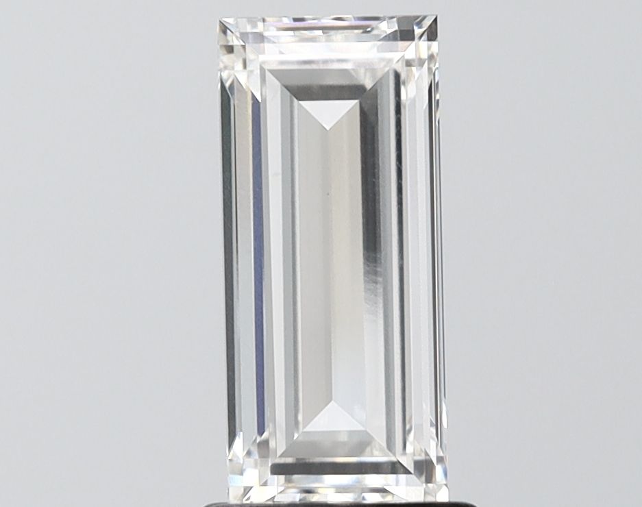 1.7 ct lab-grown Baguette Diamond
