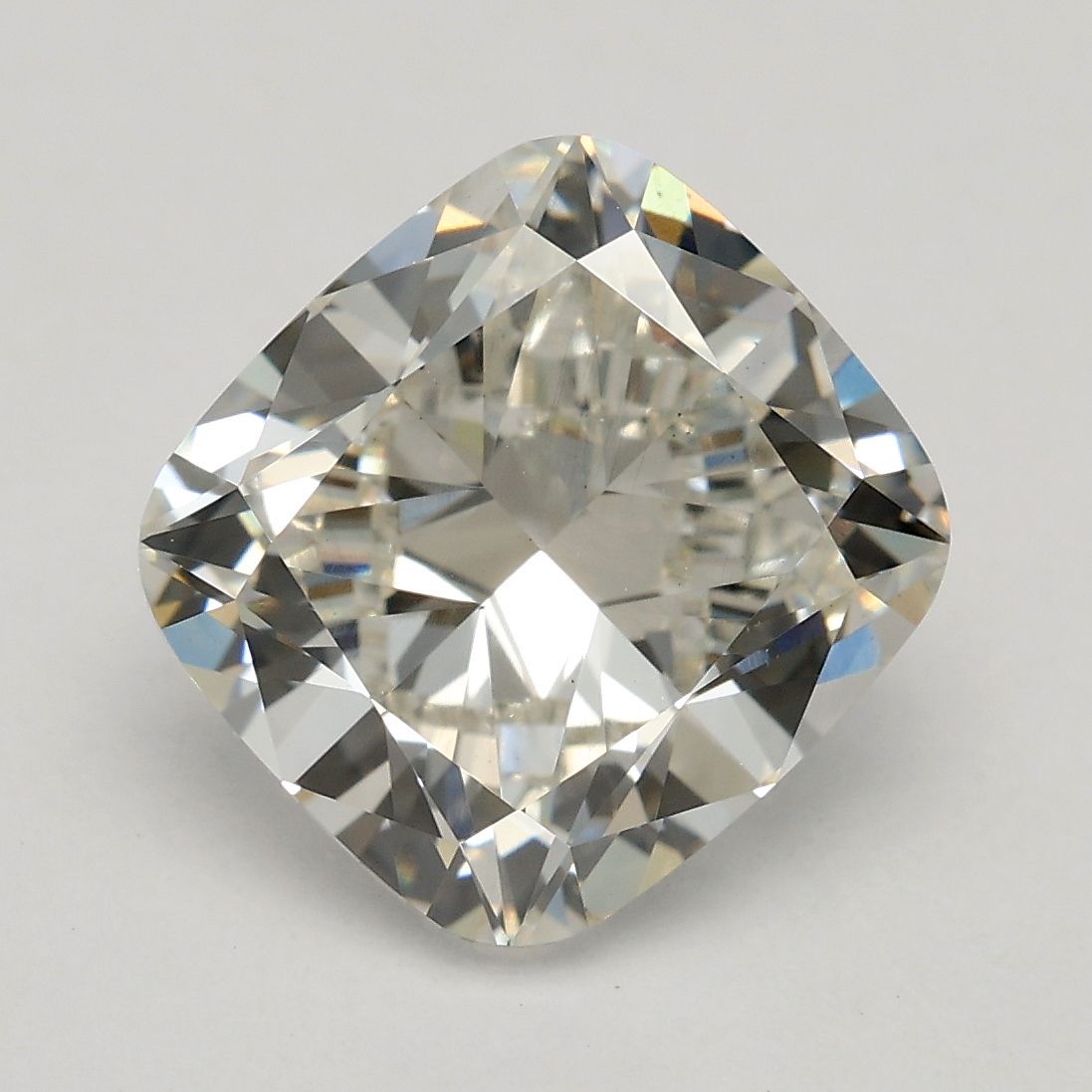 3.01 ct Cushion Brilliant diamond