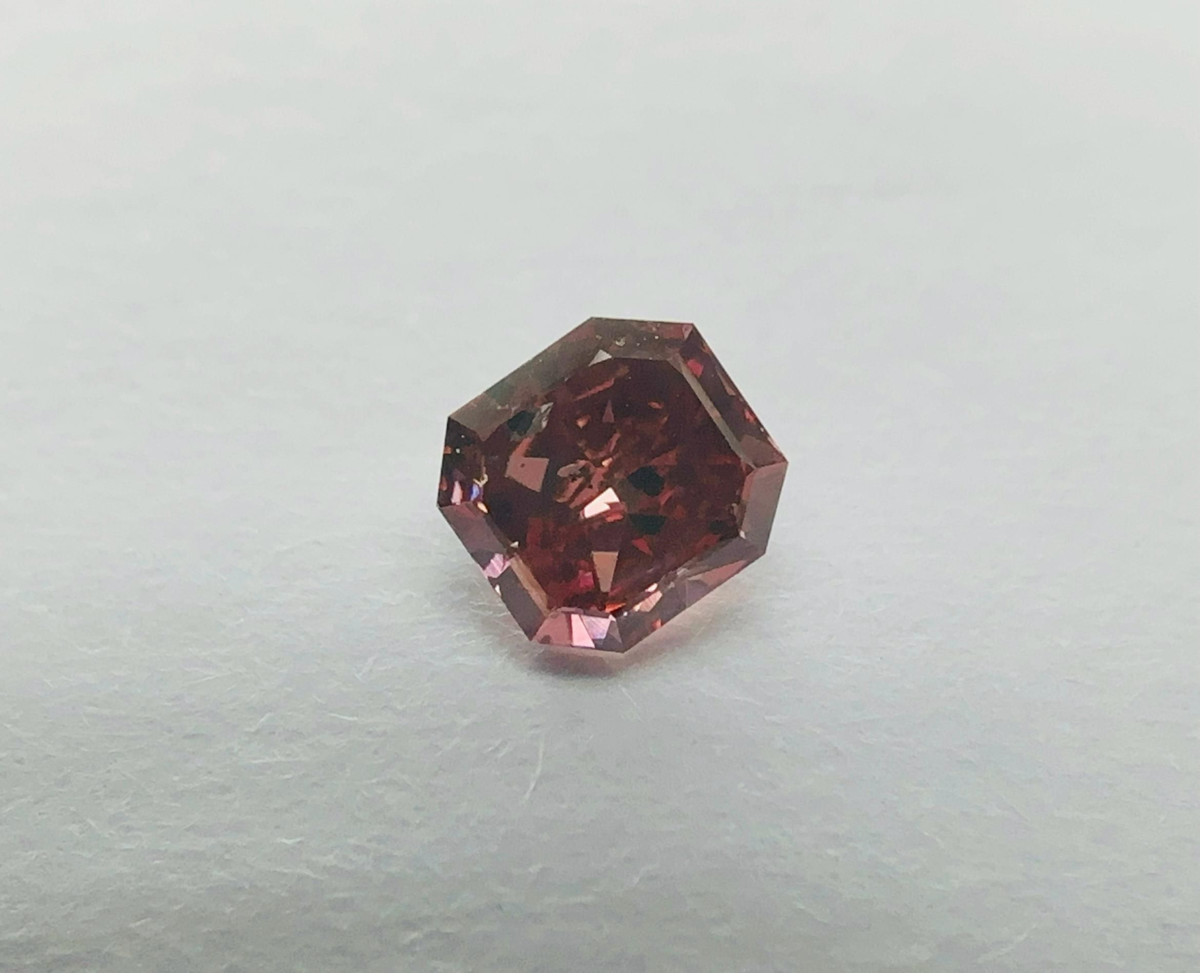 Diament 0.57 ct Fancy Pink/I1