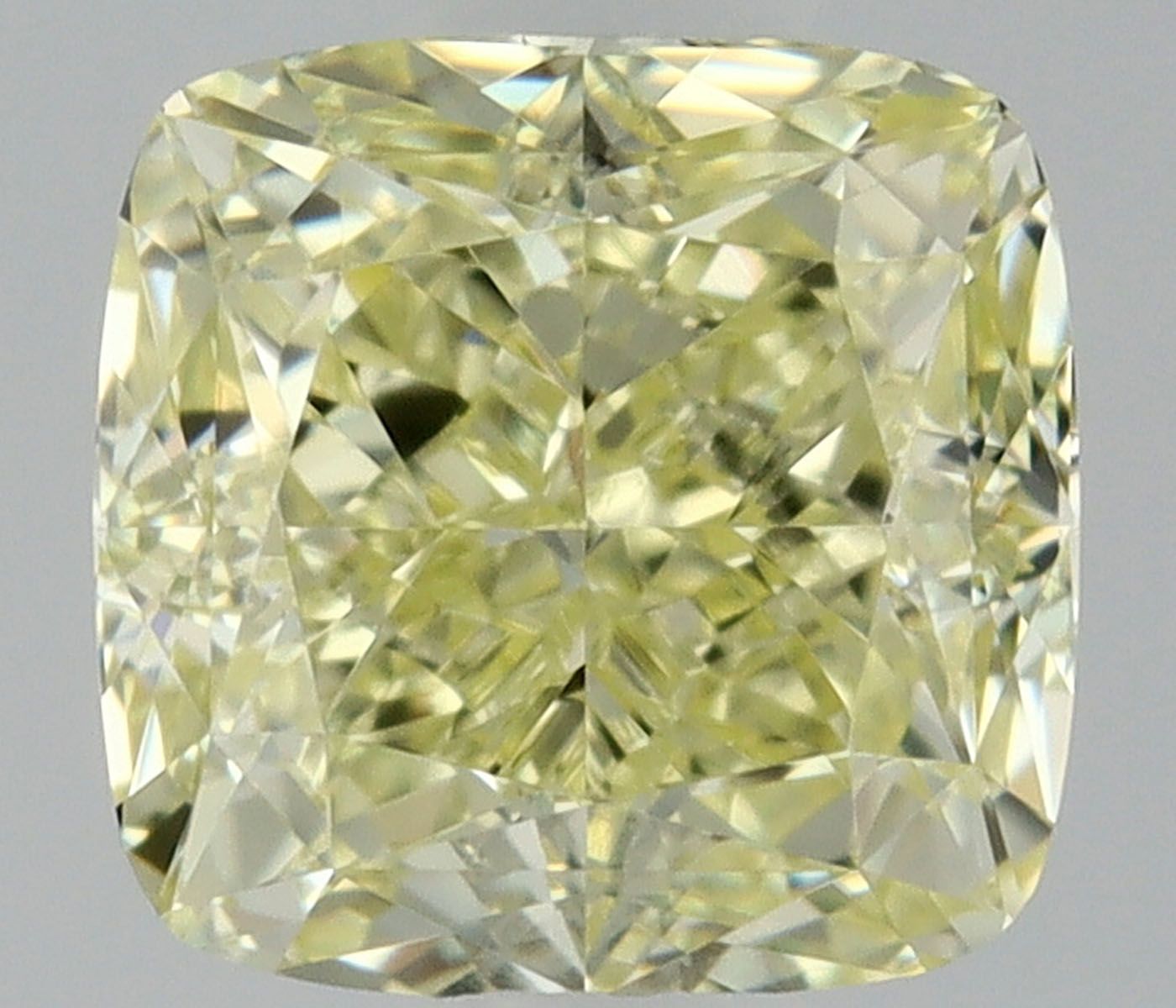 Diament 0.57 ct Fancy Light Yellow/VVS2