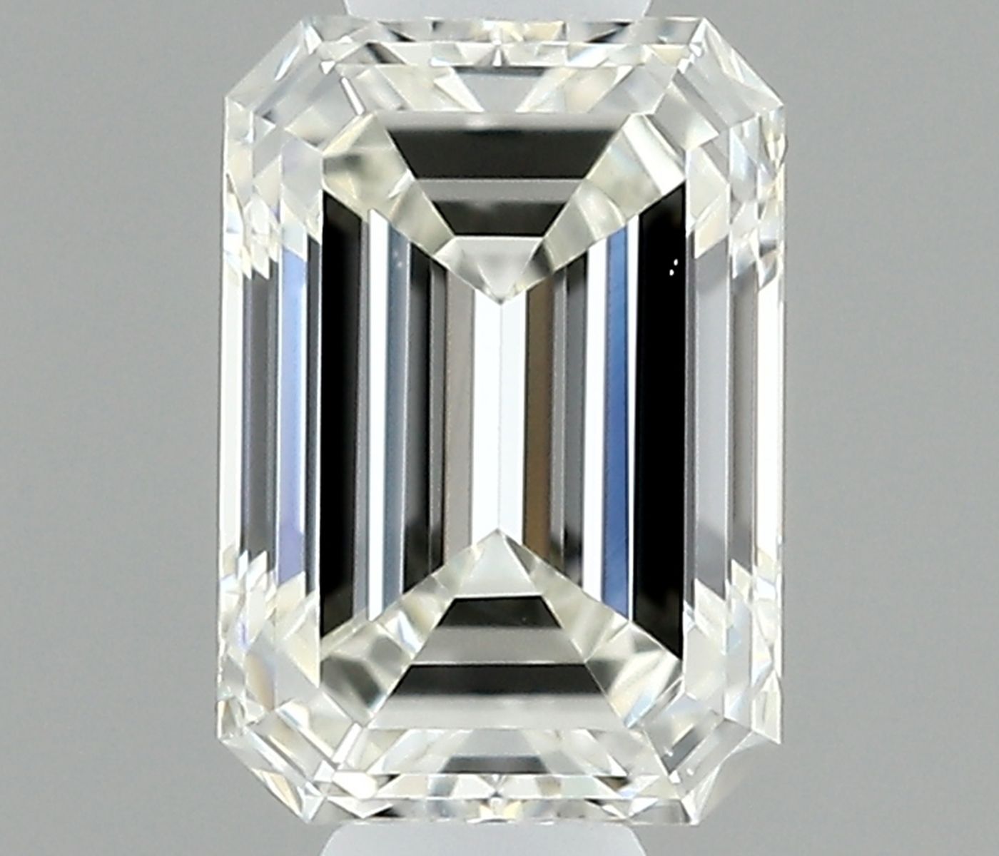 0.32 ct Emerald diamond