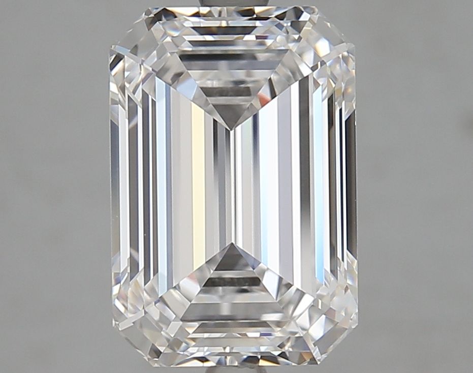 4.70 ct. emerald Lab Grown Diamond front image