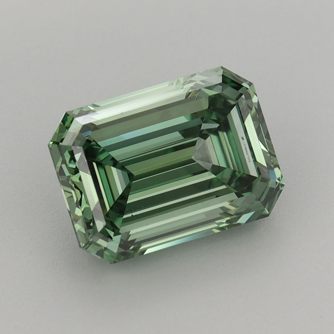 3.01 ct Emerald diamond