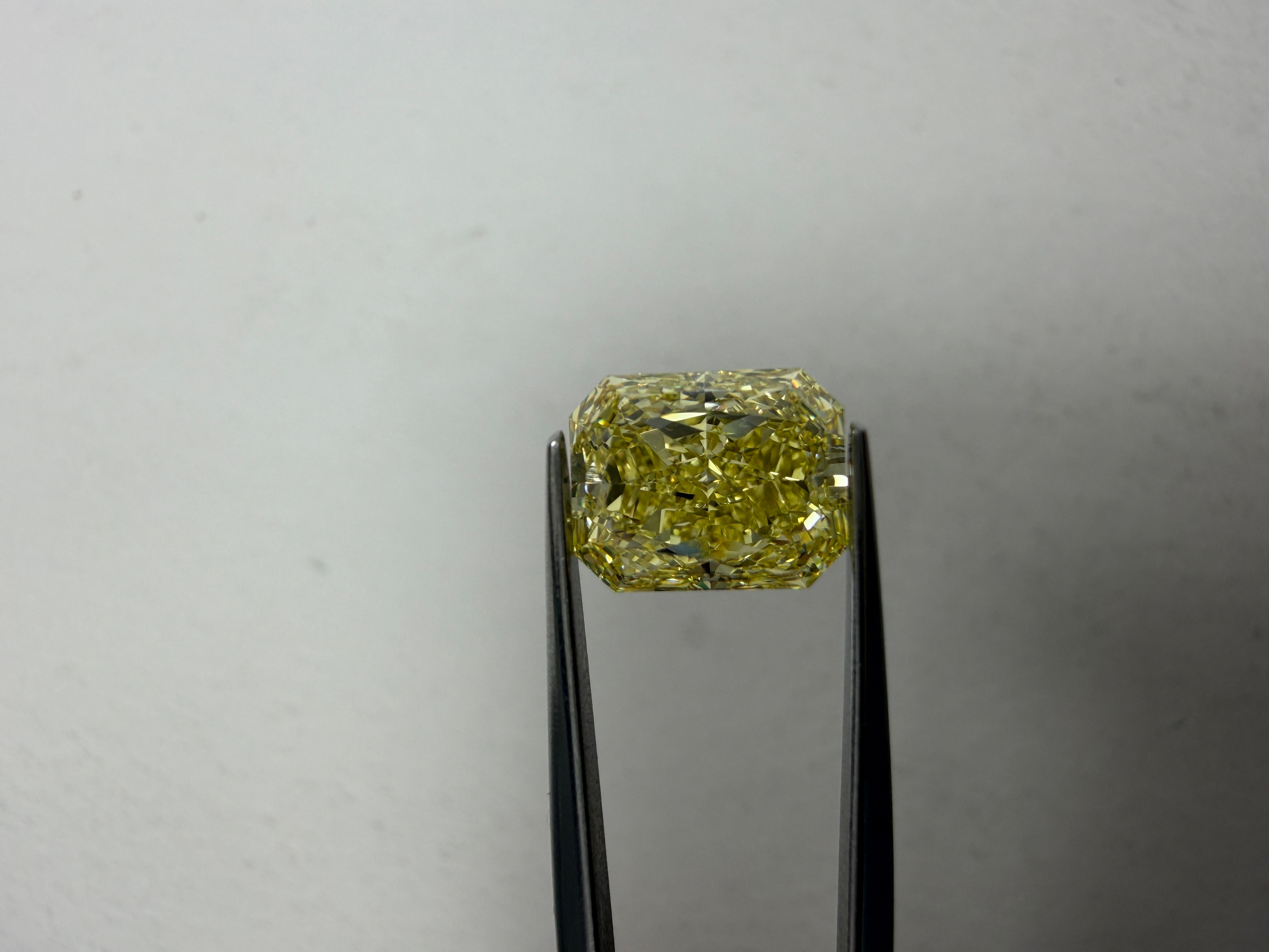 2.51 ct Radiant diamond