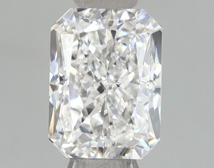 0.96 ct lab-grown Radiant Diamond
