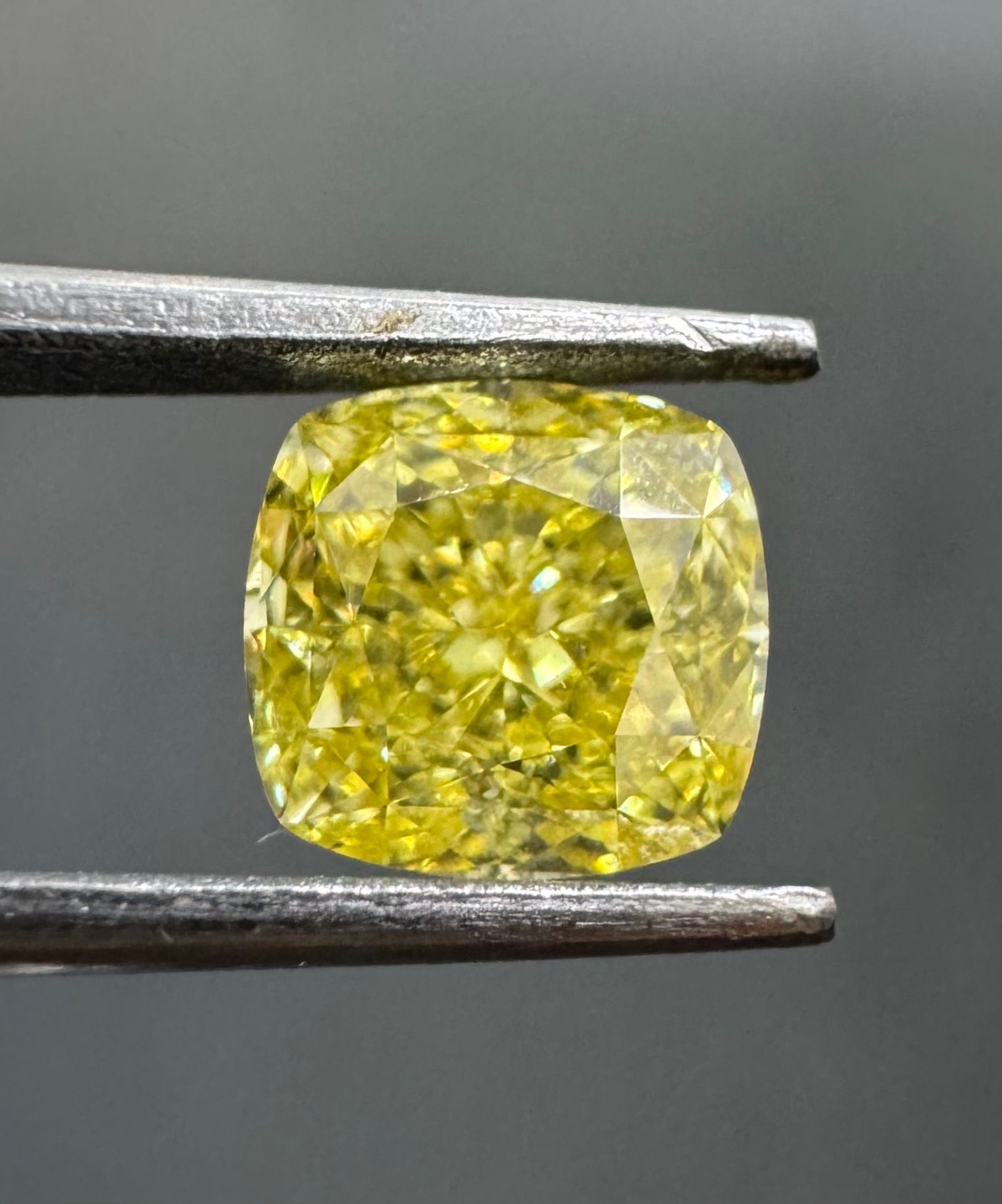 1.02 ct Cushion Modified diamond