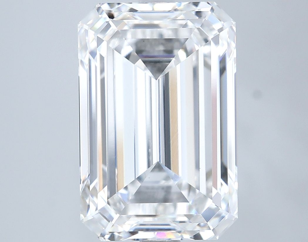 5.53 ct. emerald Lab Grown Diamond front image