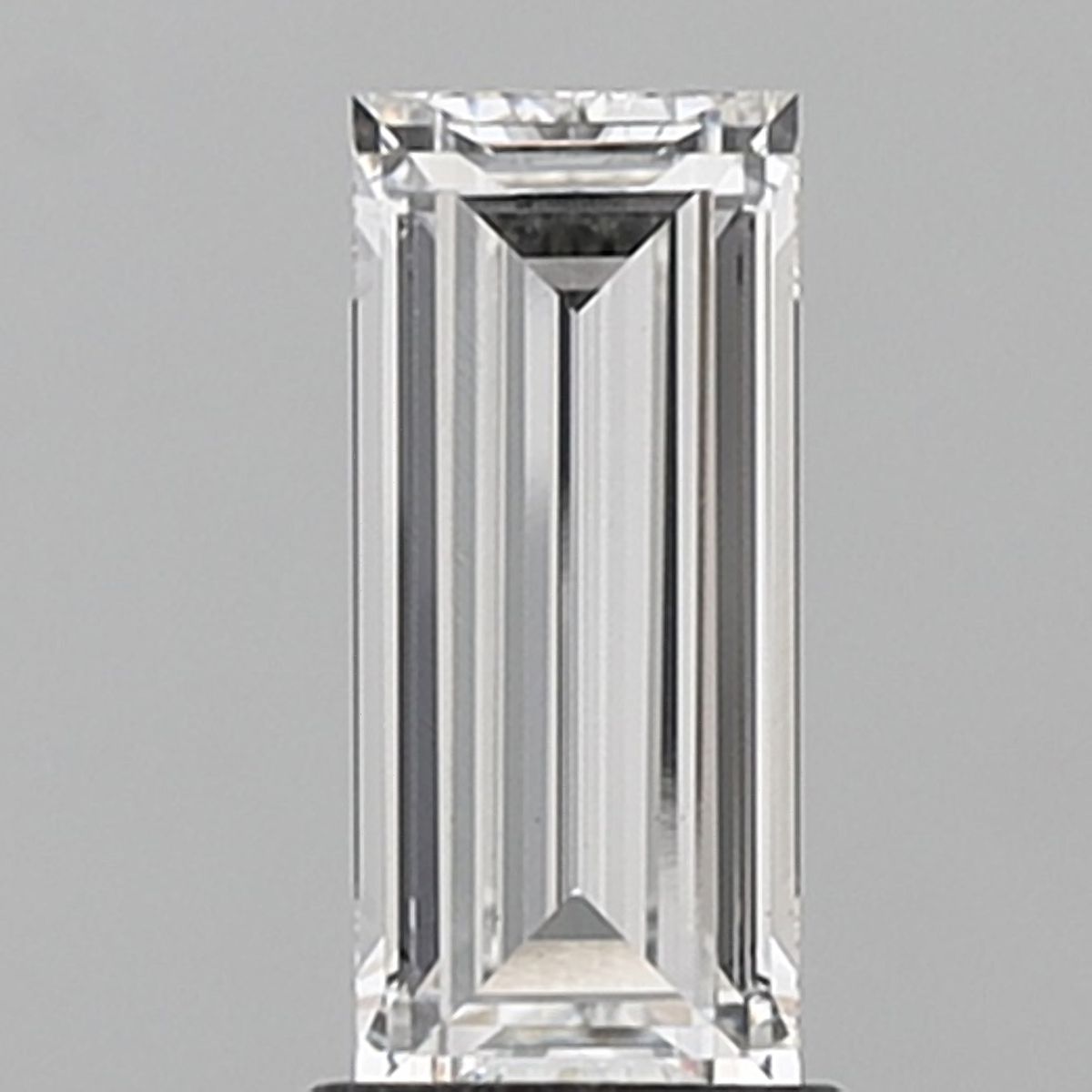 1.55 ct Baguette diamond