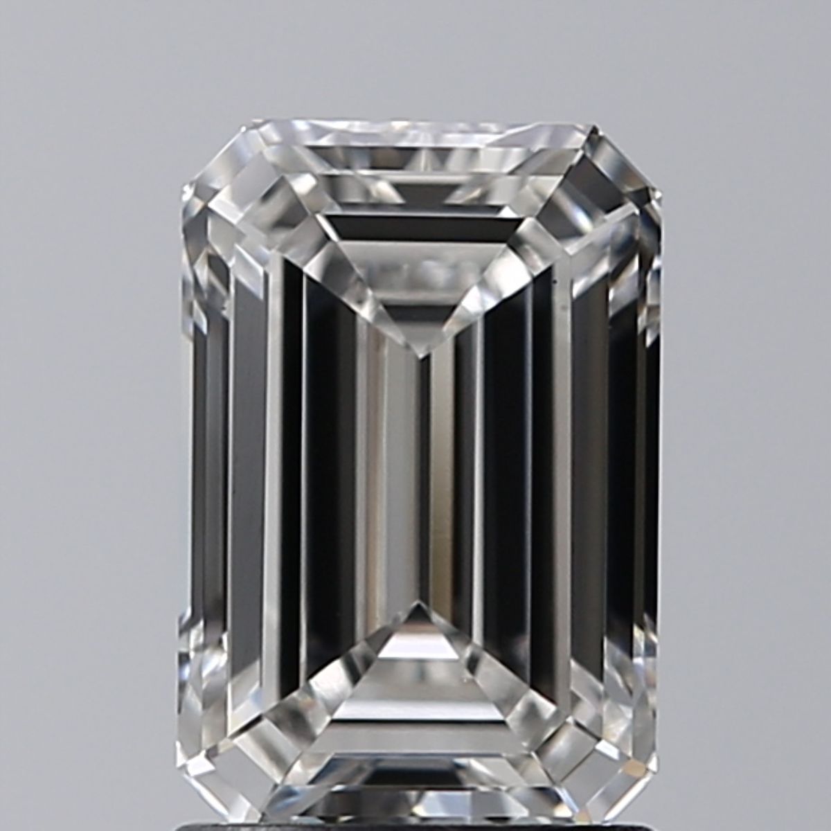 1.51 ct. emerald Lab Grown Diamond front image