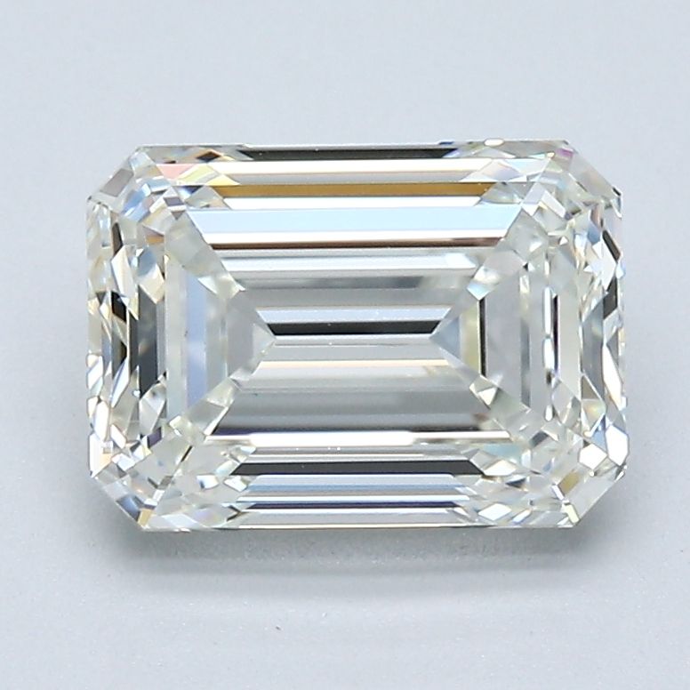 2.20 ct Emerald diamond
