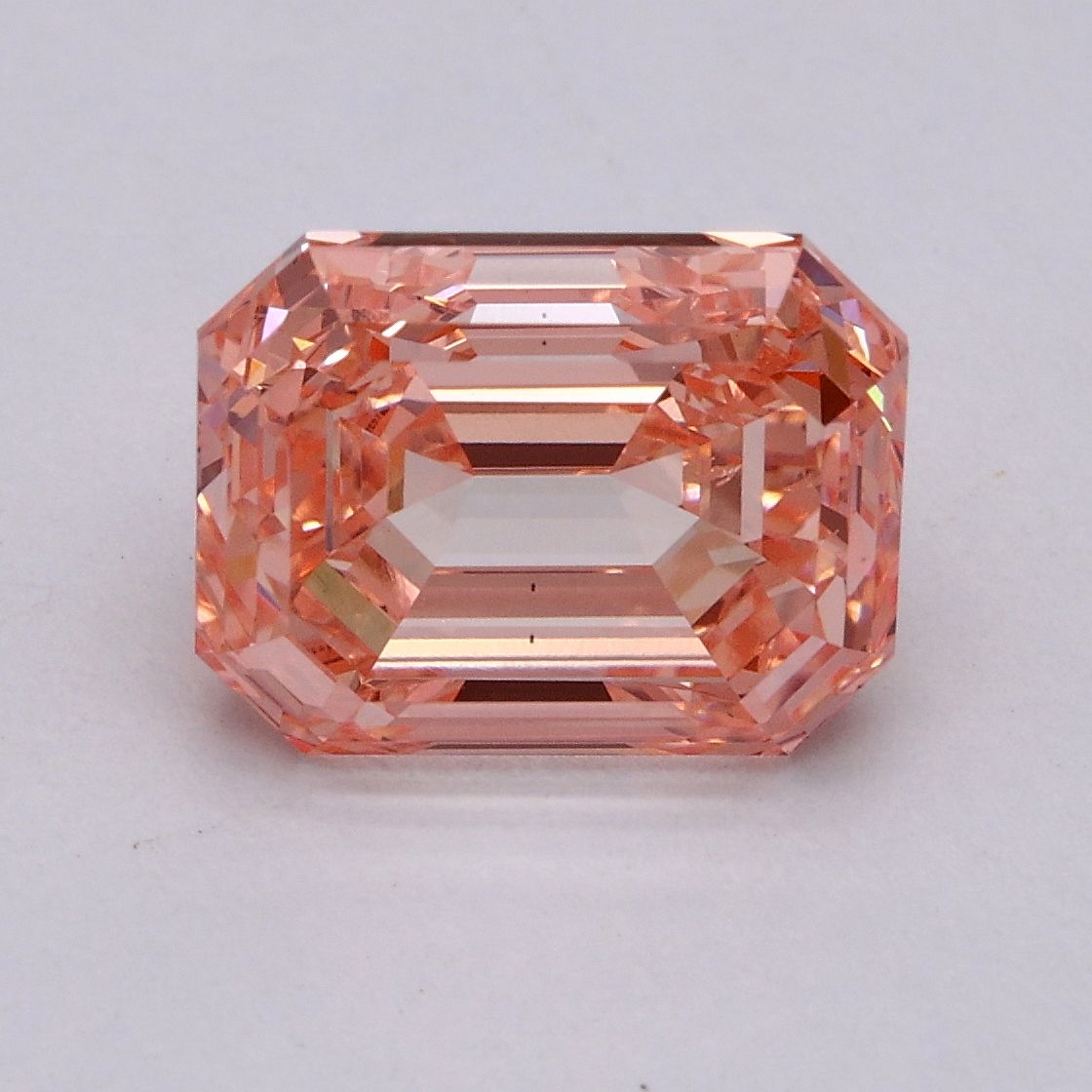 3.02 ct Emerald diamond