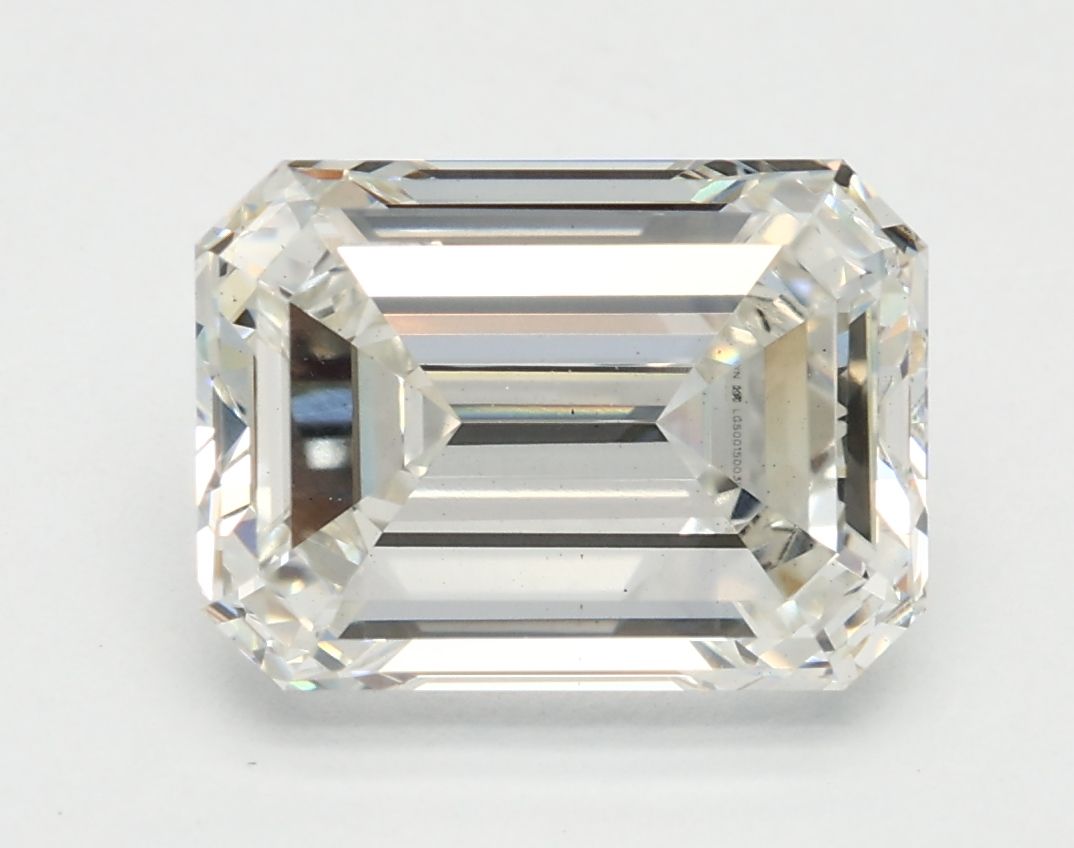 3.03 ct Emerald diamond