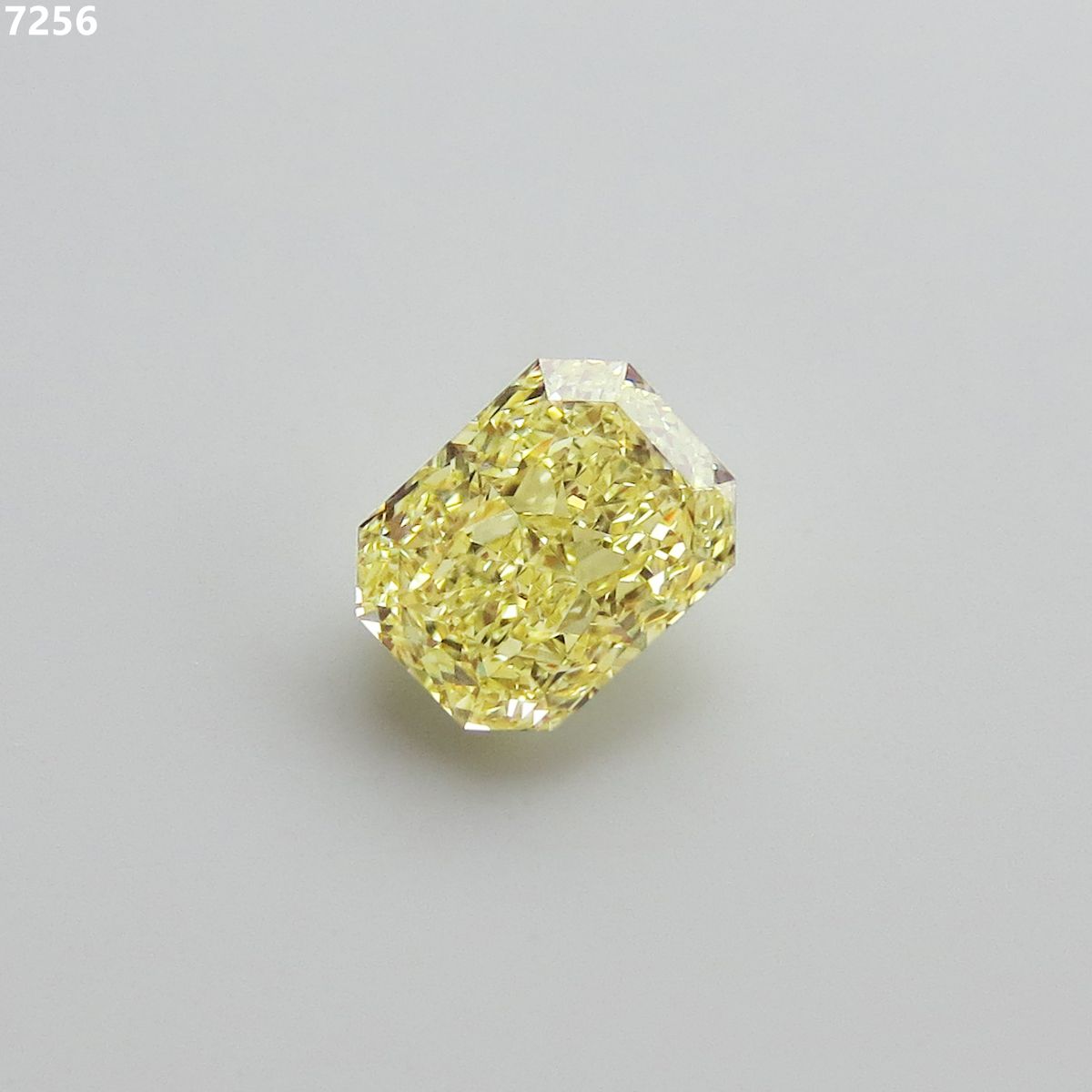 Diament 1.51 ct Fancy Yellow/VVS2