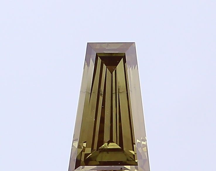 1.02 ct lab-grown Tapered baguette Diamond
