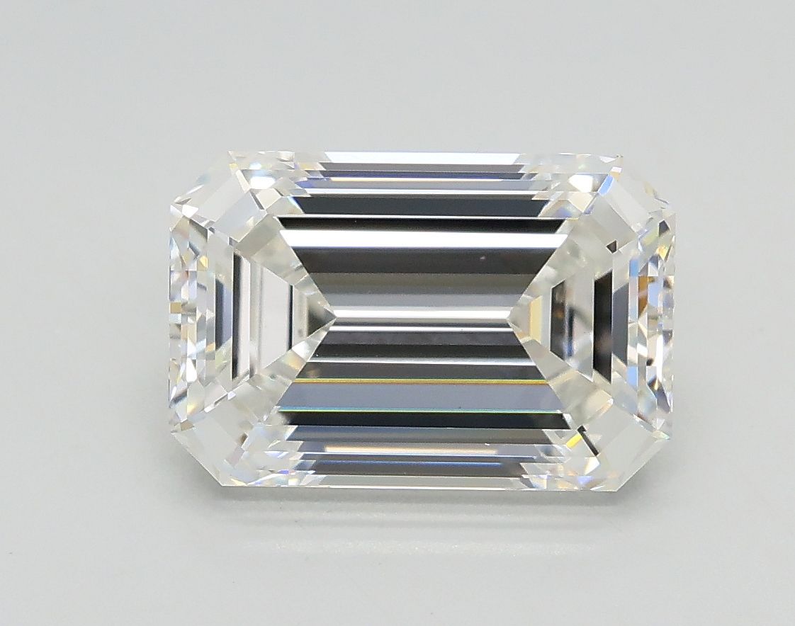 2.01 ct Emerald diamond