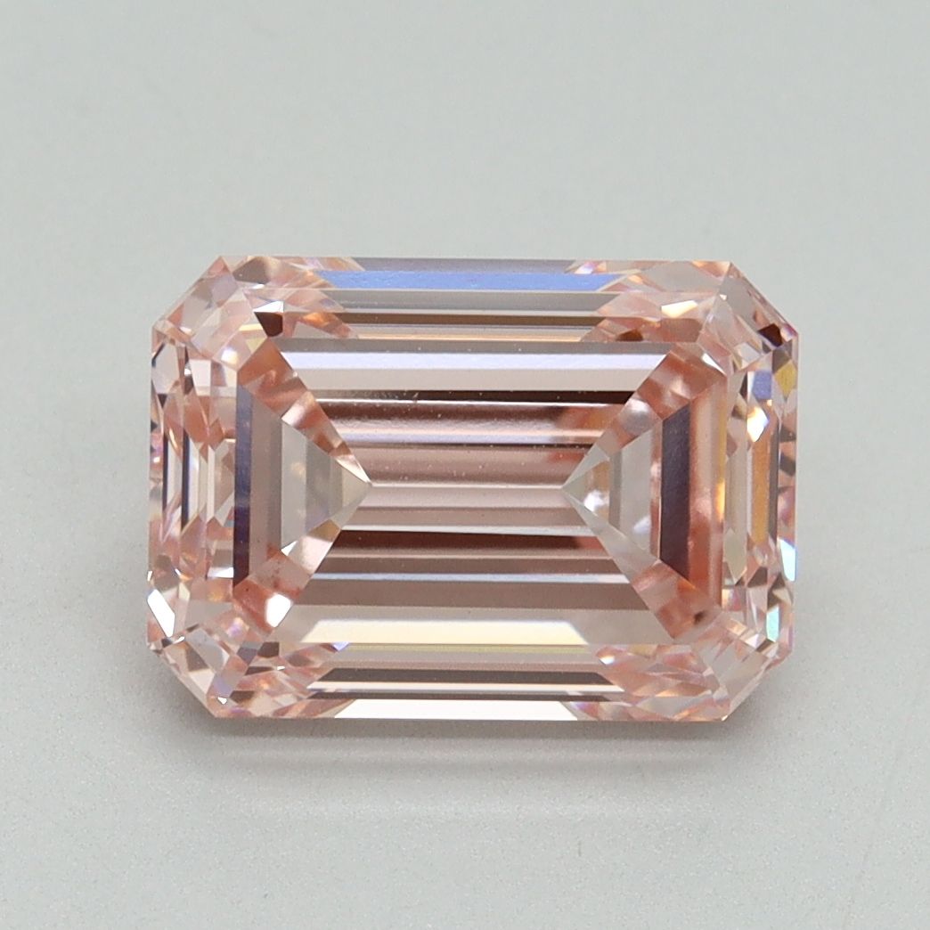 3.17 ct Emerald diamond