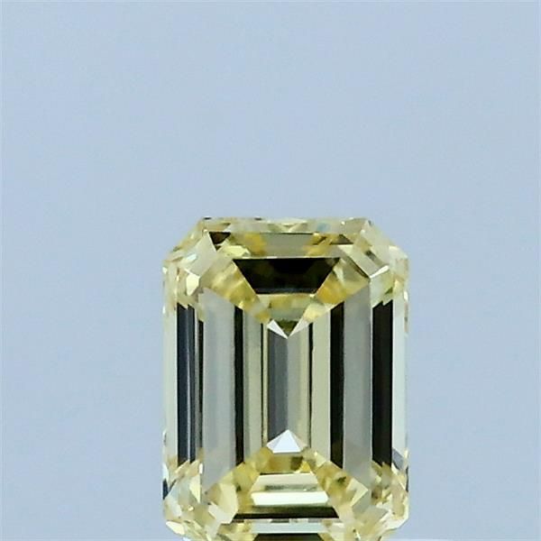 0.48 ct Emerald diamond
