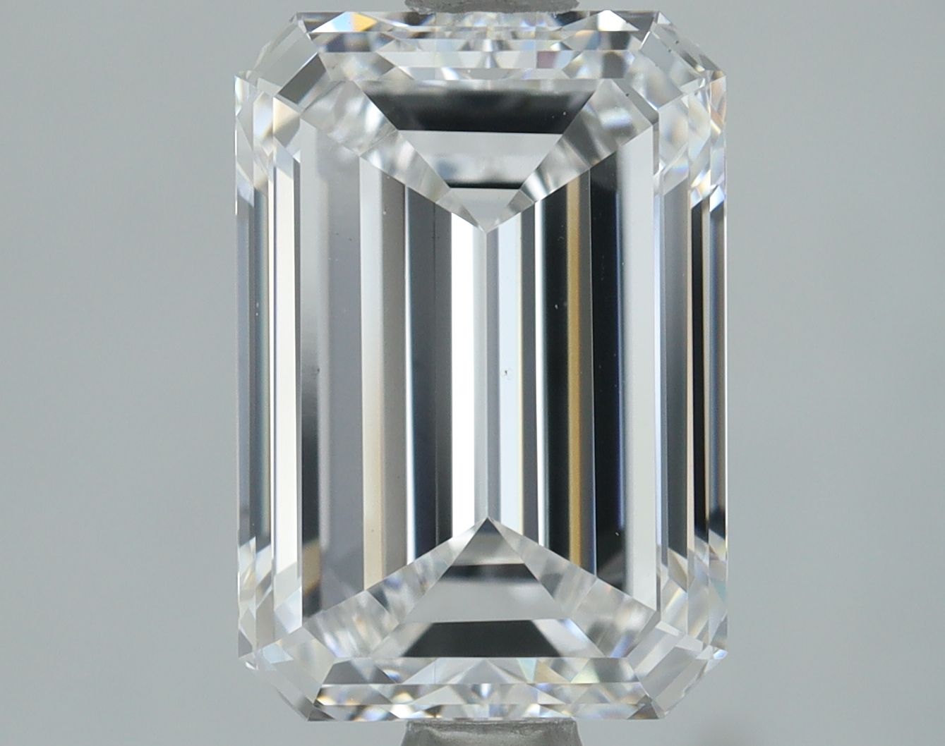 1.53 ct. emerald Lab Grown Diamond front image