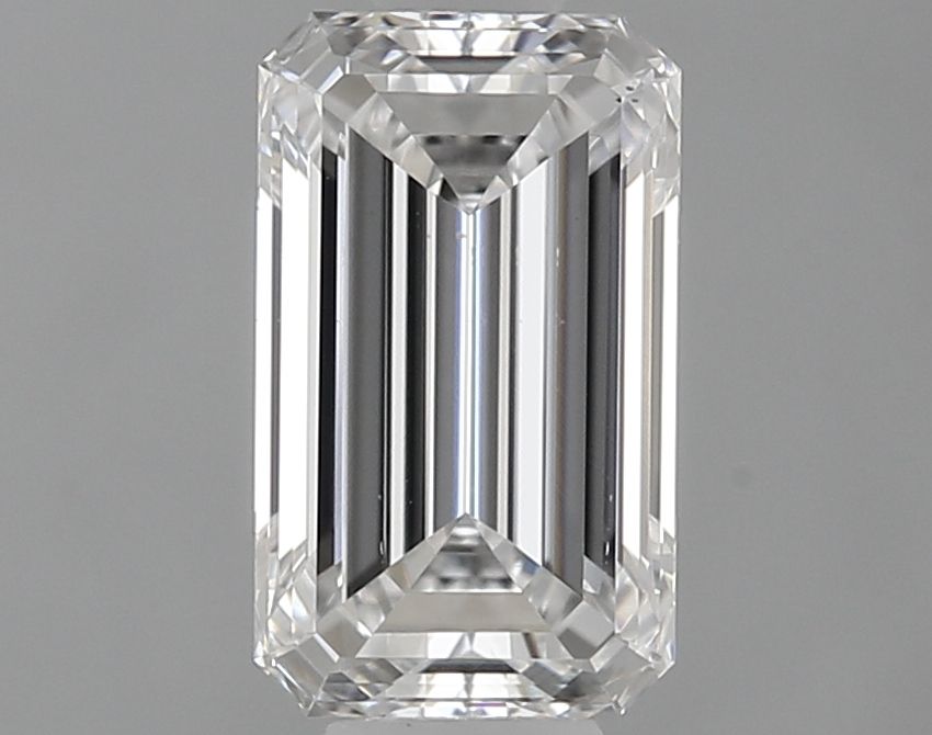 0.7 ct lab-grown Emerald Diamond