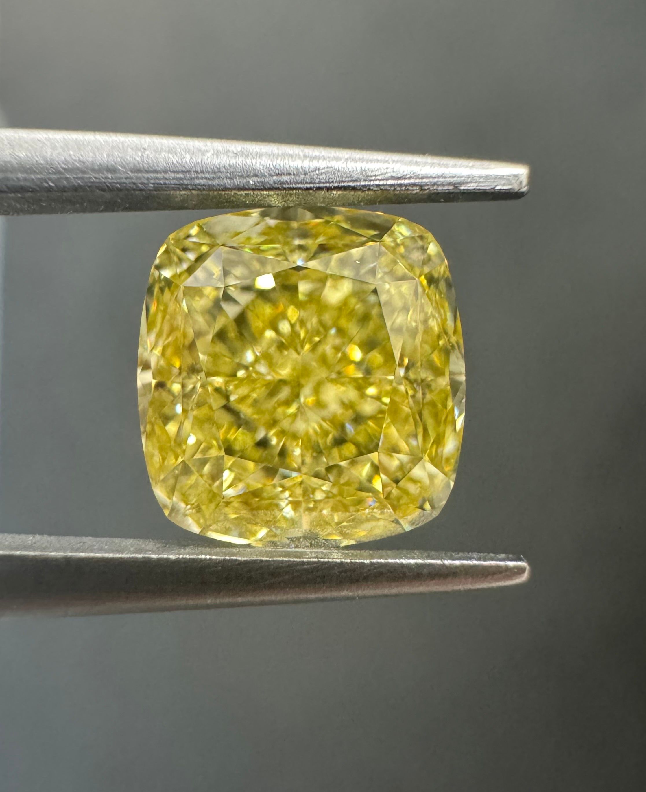 2.03 ct Cushion Modified diamond