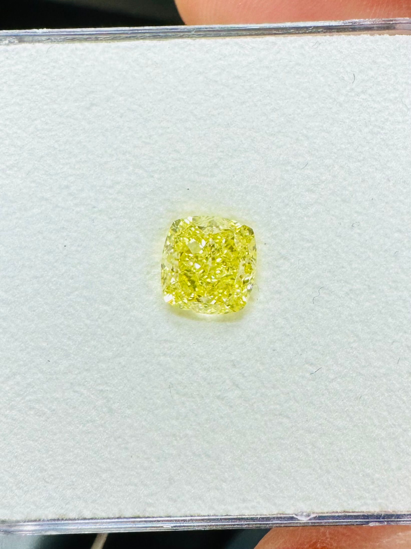 2.01 ct Cushion Brilliant diamond
