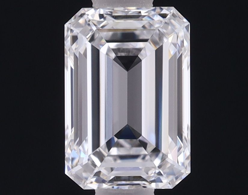1.10 ct. emerald Lab Grown Diamond front image