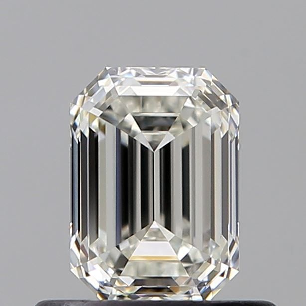 0.66 ct Emerald diamond