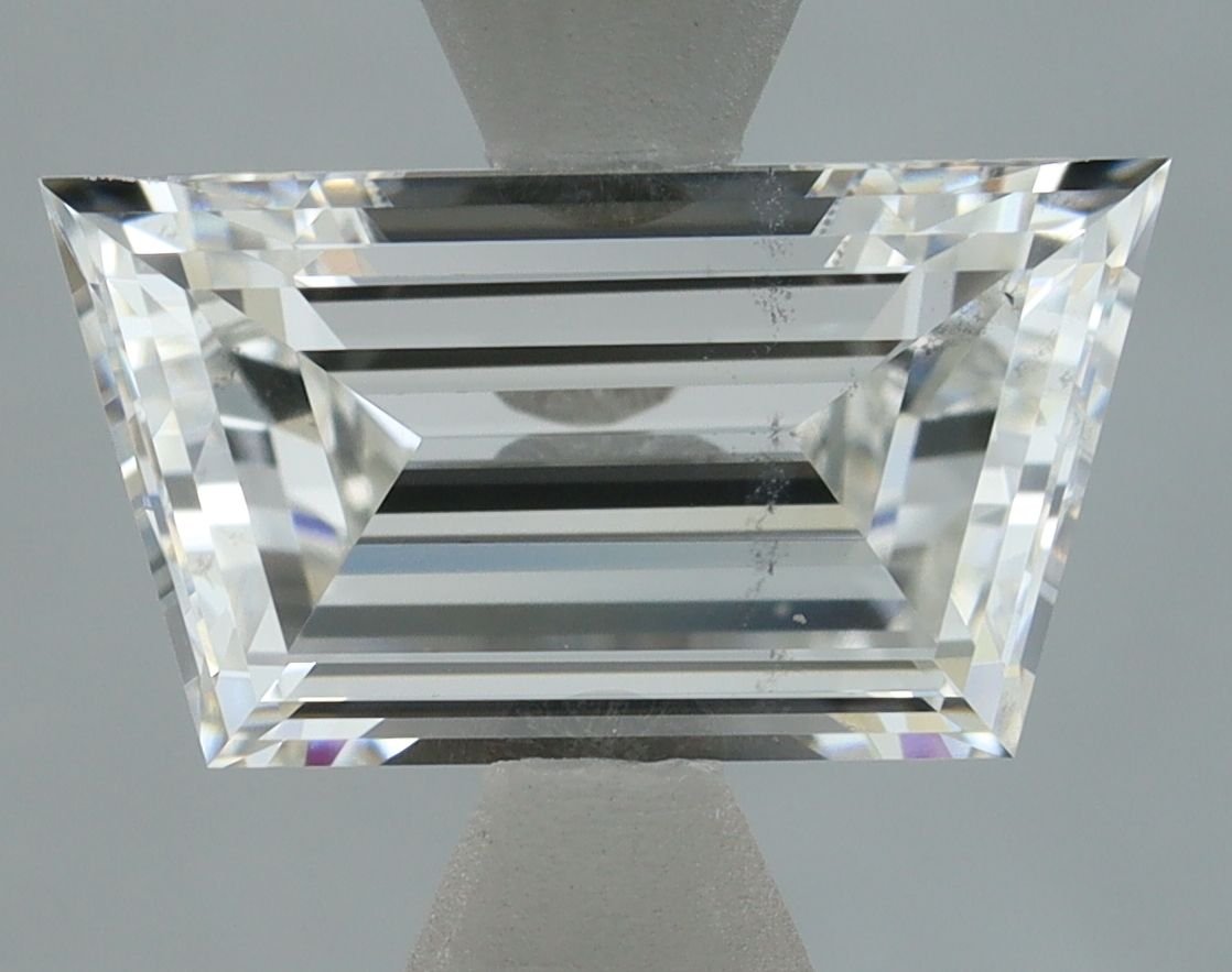 1.17 ct lab-grown Tapered baguette Diamond