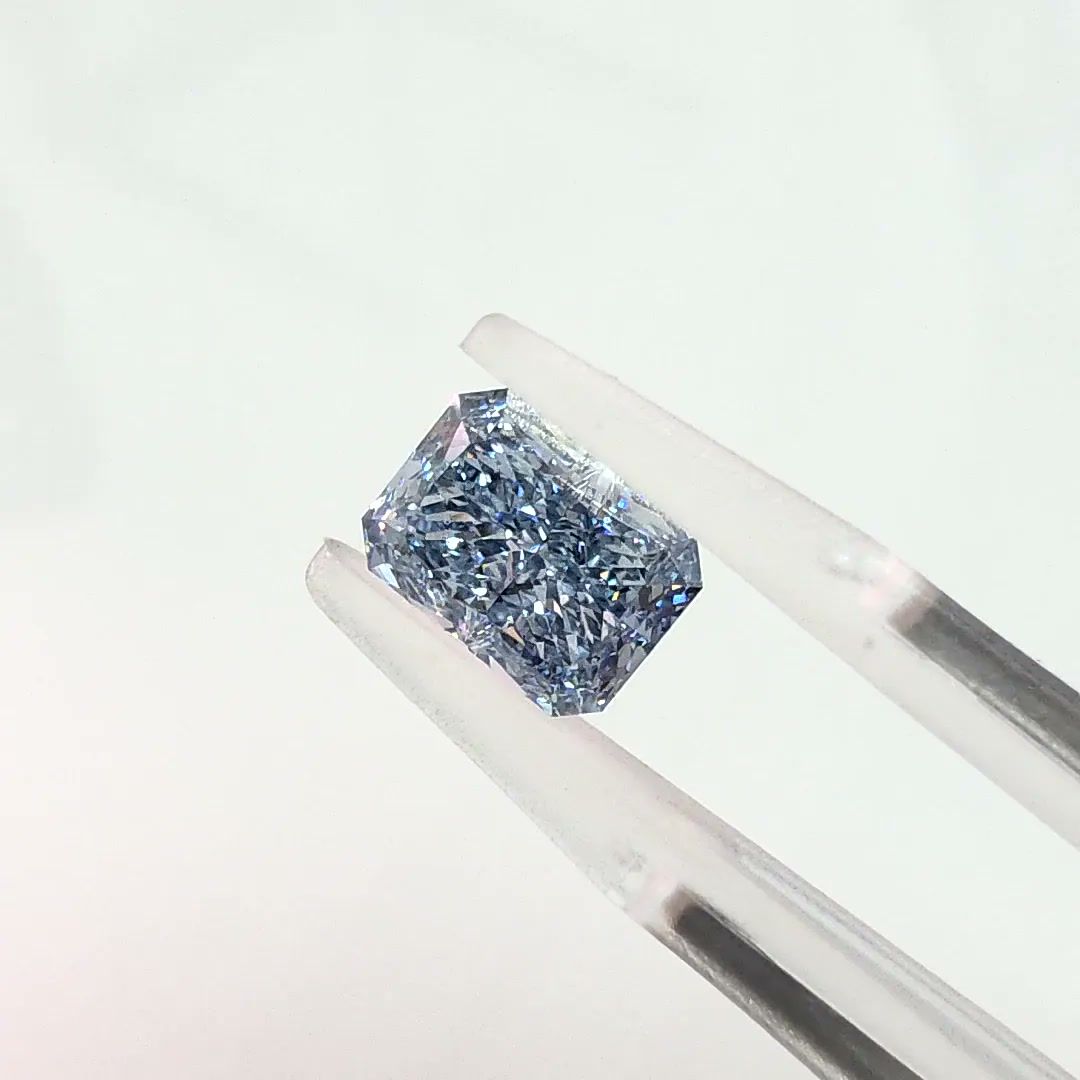 1.55 ct Radiant diamond