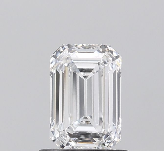 1.04 ct. emerald Lab Grown Diamond front image