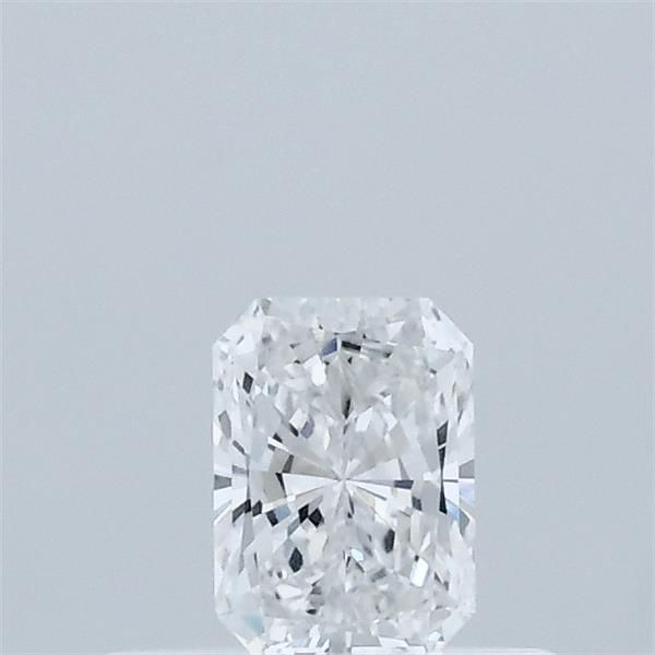 0.32 ct lab-grown Radiant Diamond