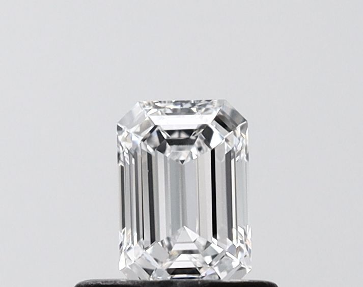 0.51 ct lab-grown Emerald Diamond