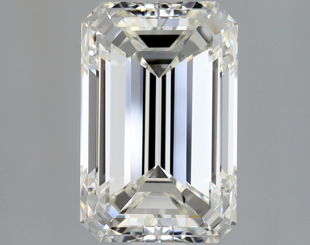 2.01 ct Emerald diamond