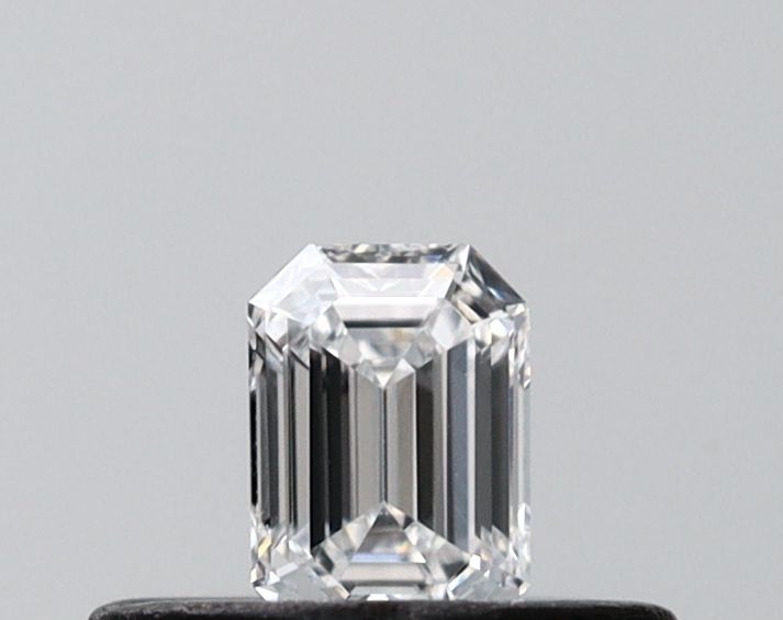 0.21ct Emerald diamond
