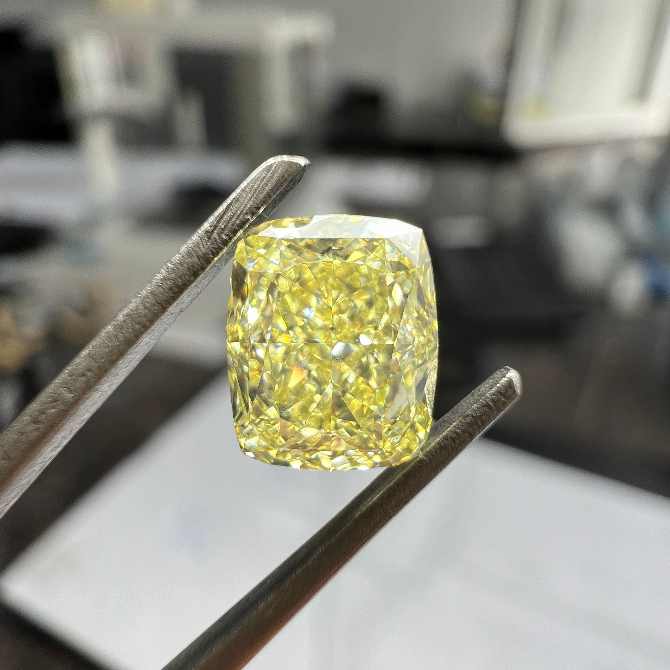 Diament 1.34 ct Fancy Light Yellow/SI1