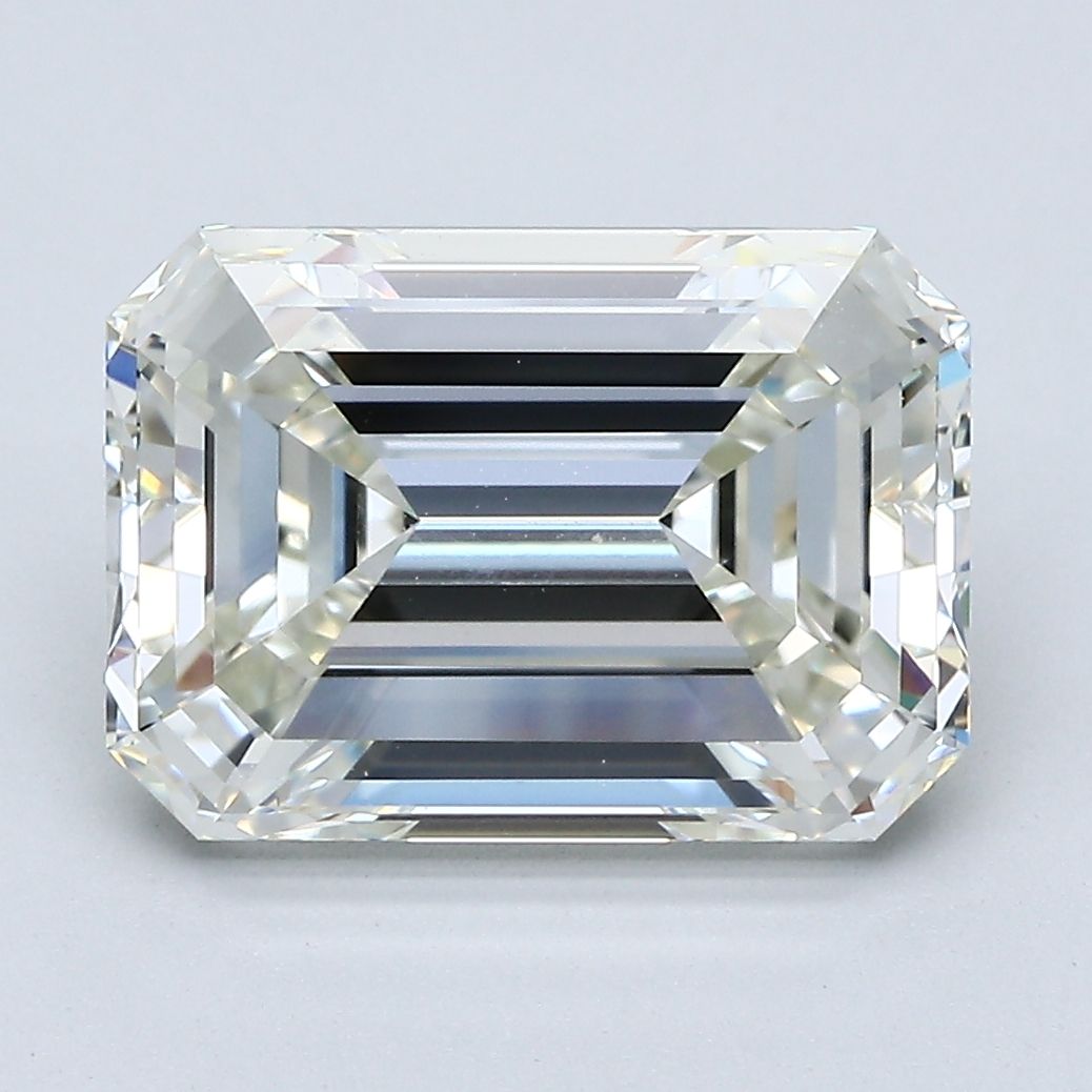 5.01ct Emerald diamond