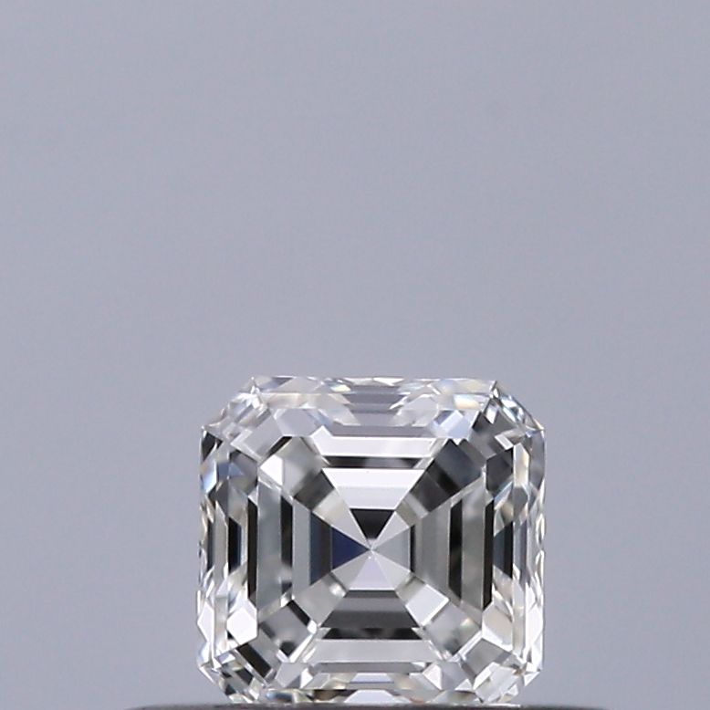 0.3 ct Square emerald Diamond