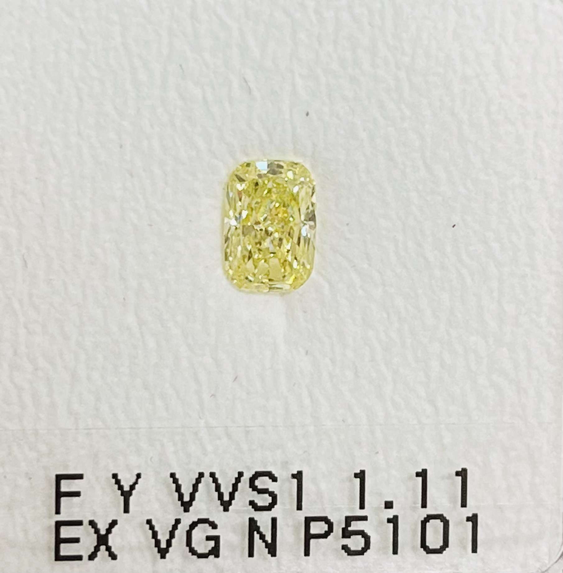 1.11 ct Cushion Brilliant diamond