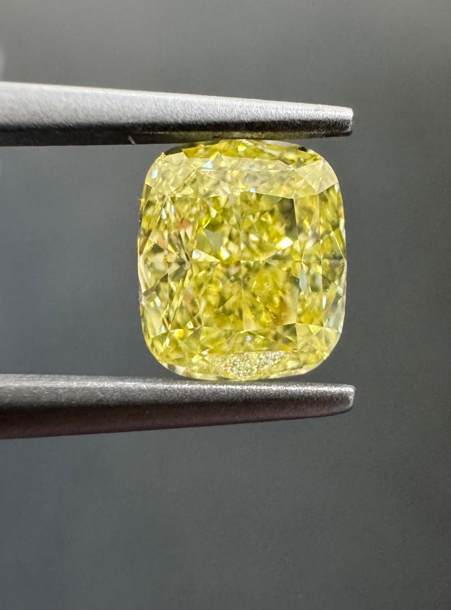 1.01 ct Cushion Modified diamond