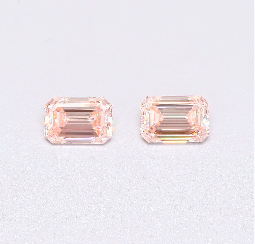1.13 CT Fancy Intense Pink EMERALD